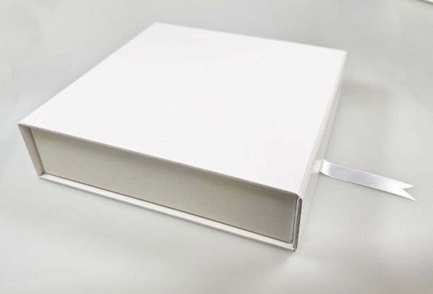 Slika EXCLUSIVE ETUI ZA ALBUM - magnetno zapiranje 30x20 CM